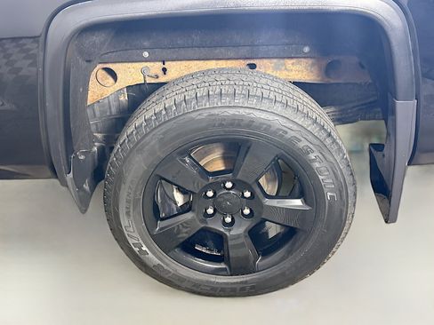 Used 2017 GMC Sierra 1500 SLE w/ SLE Value Package image 36