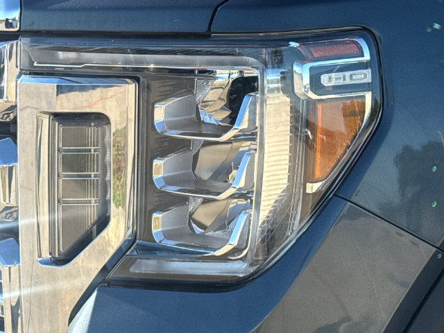Used 2020 GMC Sierra 3500 Denali w/ Technology Package AWD/4WD image 4