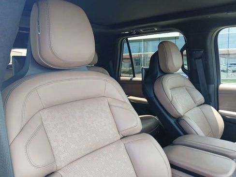 Used 2025 Lincoln Navigator Black Label AWD/4WD image 25