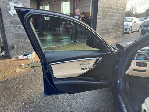 Used 2018 BMW 330i xDrive Sedan image 17