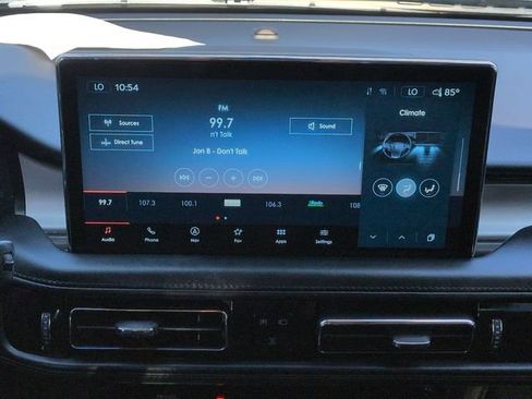 Used 2022 Lincoln Nautilus FWD w/ Premium Package image 18