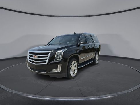 Used 2015 Cadillac Escalade Luxury RWD image 4
