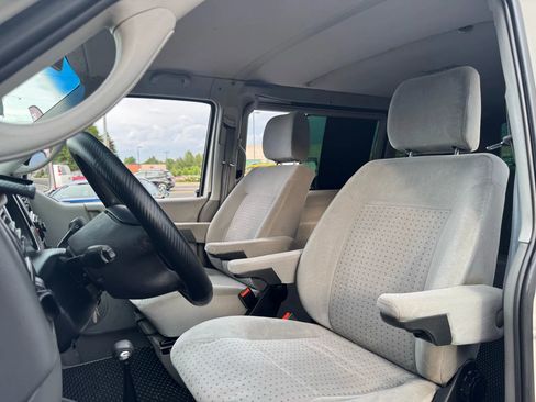 Used 2003 Volkswagen Eurovan MV image 15