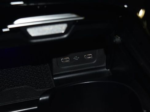 Certified 2025 Mercedes-Benz C 300 4MATIC Sedan image 13