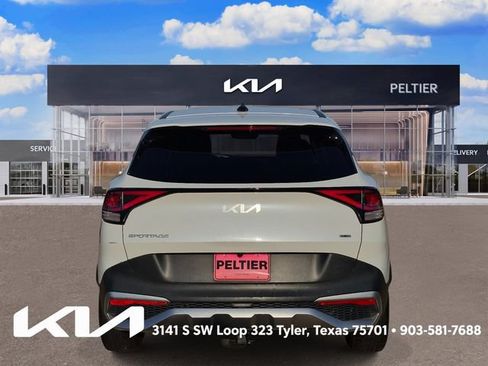 Used 2023 Kia Sportage LX AWD/4WD image 5