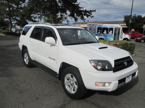 Used 2005 Toyota 4Runner Sport AWD/4WD image 3