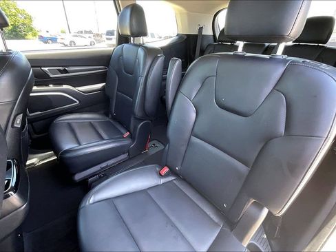 Used 2021 Kia Telluride S FWD image 19