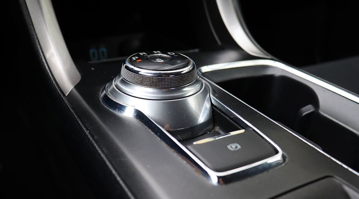 Used 2019 Ford Fusion SE FWD image 50