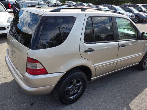 Used 2001 Mercedes-Benz ML 320 4MATIC image 12