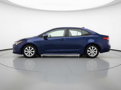 Used 2025 Toyota Corolla LE image 5