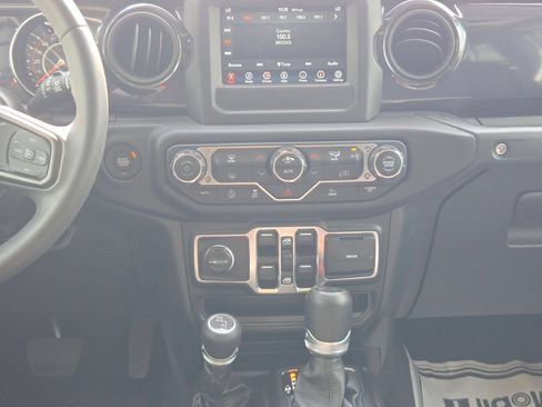 Used 2023 Jeep Wrangler Unlimited Sport AWD/4WD image 17