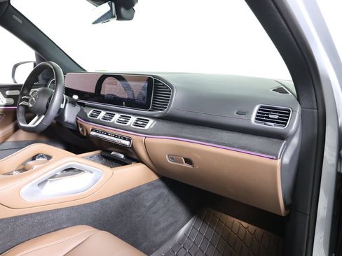 Used 2025 Mercedes-Benz GLS 450 4MATIC image 69