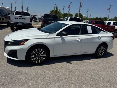 Used 2026 Nissan Altima 2.5 SV AWD/4WD image 3