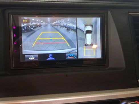 Used 2017 Toyota Highlander Limited image 30