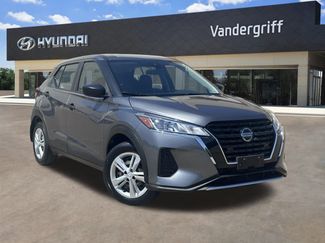 Used 2021 Nissan Kicks S image 1