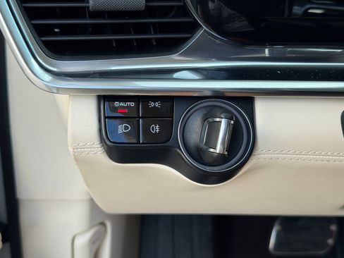 Used 2021 Porsche Panamera 4S image 19