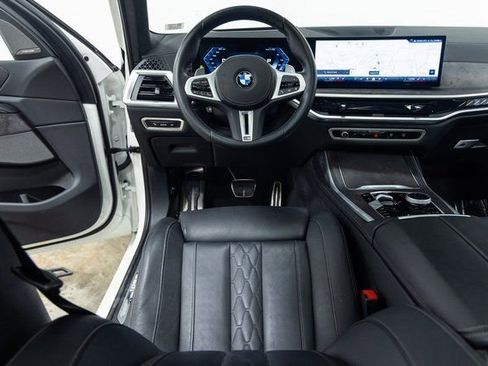 Certified 2025 BMW X7 M60i image 3