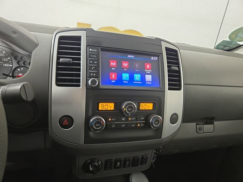 Used 2021 Nissan Frontier SV w/ Midnight Edition Floor Mats image 21