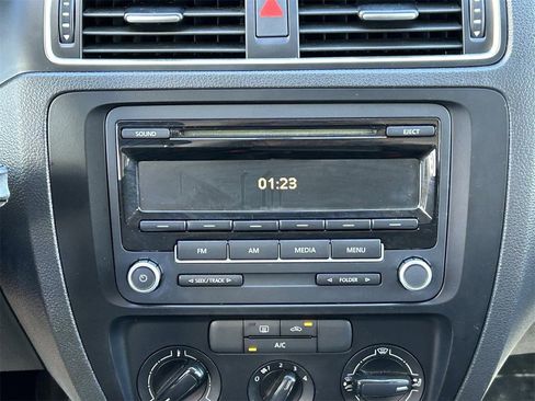 Used 2013 Volkswagen Jetta S image 18