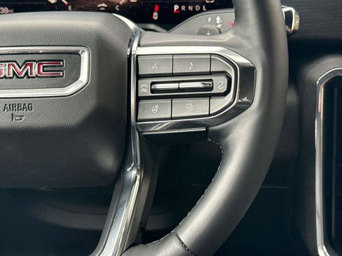 Used 2024 GMC Acadia Elevation FWD image 18