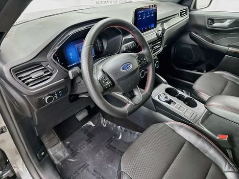 Certified 2025 Ford Escape ST-Line FWD image 9