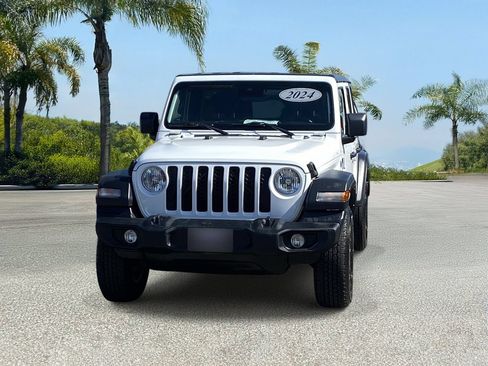 Used 2024 Jeep Wrangler Unlimited Sport AWD/4WD image 7