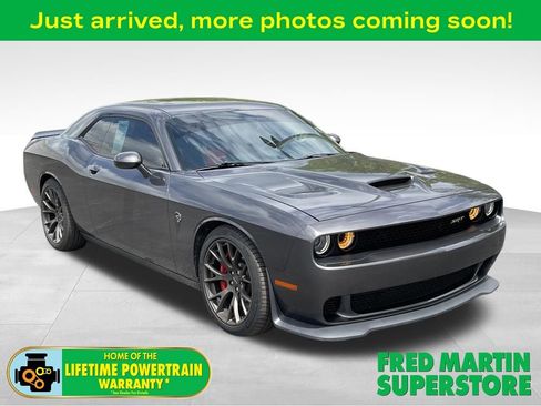 Used 2016 Dodge Challenger SRT Hellcat RWD image 1