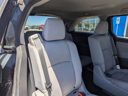 Used 2018 Honda Odyssey LX image 34