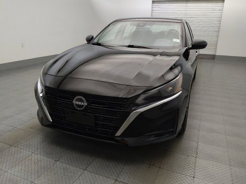 Used 2025 Nissan Altima 2.5 SV FWD image 15