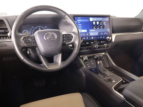 Used 2024 Lexus GX 550 AWD/4WD image 2