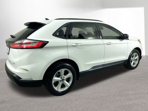 Used 2022 Ford Edge SE image 32