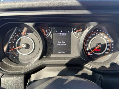 Used 2024 Jeep Gladiator Sport AWD/4WD image 6