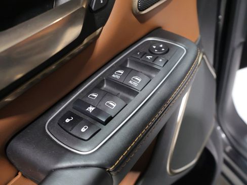 Used 2023 RAM 1500 Limited AWD/4WD image 14