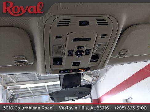 Used 2021 GMC Yukon XL Denali w/ Denali Premium Package RWD image 29