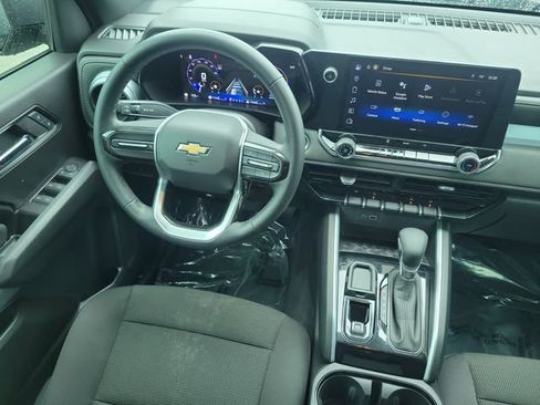 Used 2024 Chevrolet Colorado LT image 14