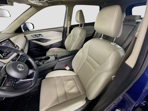 Used 2021 Nissan Rogue SV w/ Premium Package FWD image 13