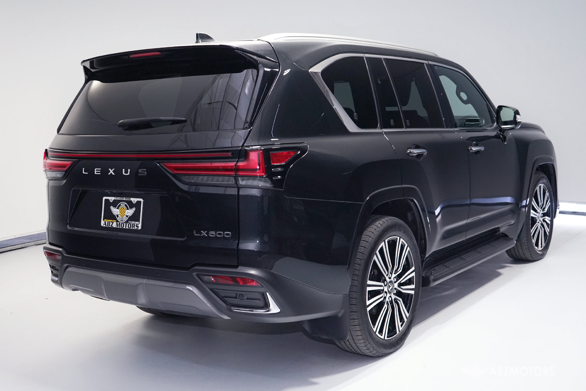 Used 2026 Lexus LX 600 4WD w/ Luxury Package image 5