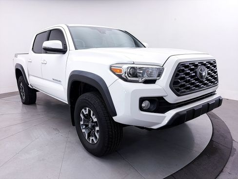 Used 2021 Toyota Tacoma TRD Off-Road w/ Technology Package RWD image 11