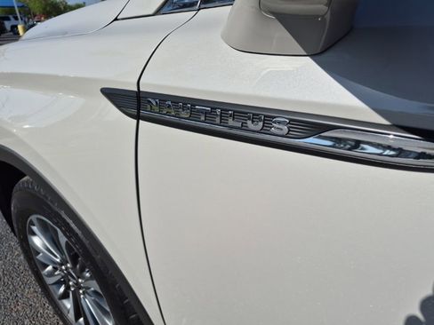 Used 2023 Lincoln Nautilus FWD w/ Premium Package image 26