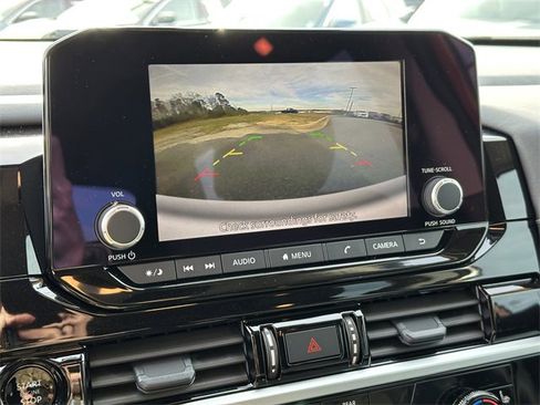 Certified 2025 Nissan Pathfinder SV w/ SV Premium Package image 31