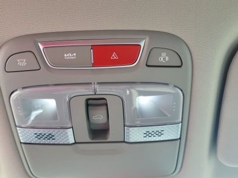 Certified 2024 Kia Telluride S w/ S Sunroof Package FWD image 14