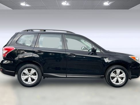 Used 2016 Subaru Forester 2.5i w/ Alloy Wheel Package image 8