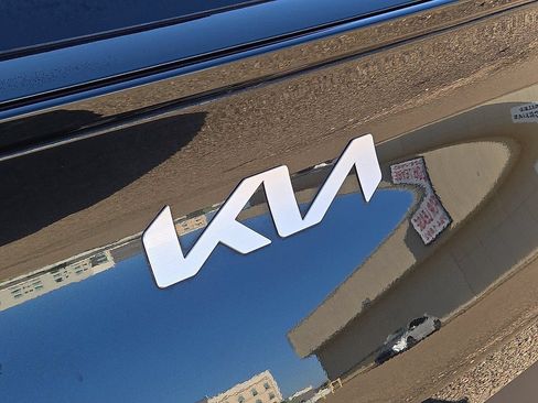 Used 2024 Kia Sportage LX FWD image 12