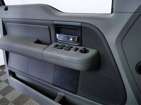 Used 2006 Ford F150 XLT image 25