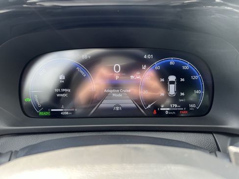 Used 2026 Toyota Crown Signia AWD/4WD image 17