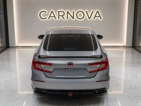 Used 2018 Honda Accord Sport image 11