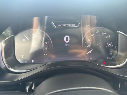 Used 2025 RAM 1500 Laramie w/ Night Edition image 18