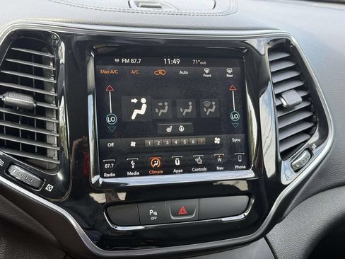 Used 2019 Jeep Cherokee Limited AWD/4WD image 25
