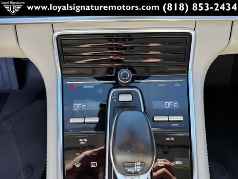 Used 2017 Porsche Panamera Turbo image 32