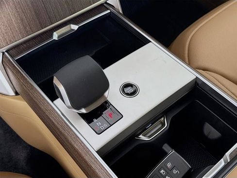 New 2026 Land Rover Range Rover SE image 19